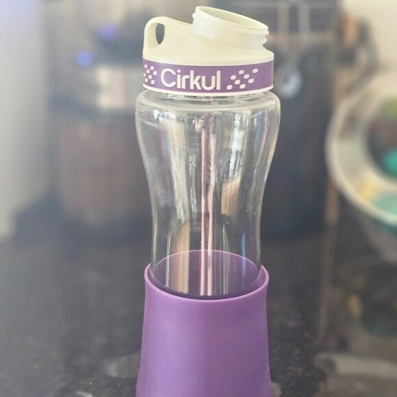 22oz. Plastic Bottle & Comfort Grip Lid with Shock Sleeve - Picture 1 of 2